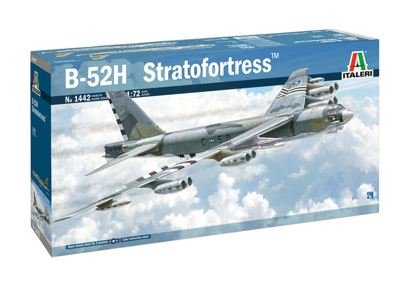 1/72 B-52H Stratofortress – Cyber Hobby