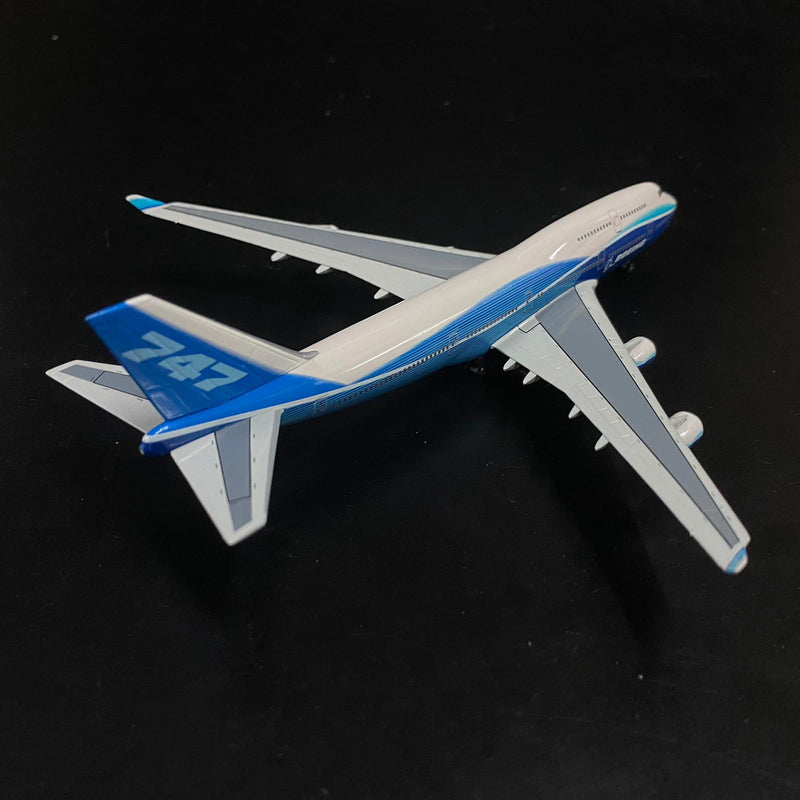 1/400 747-400 (2004 Boeing Livery) – Cyber Hobby