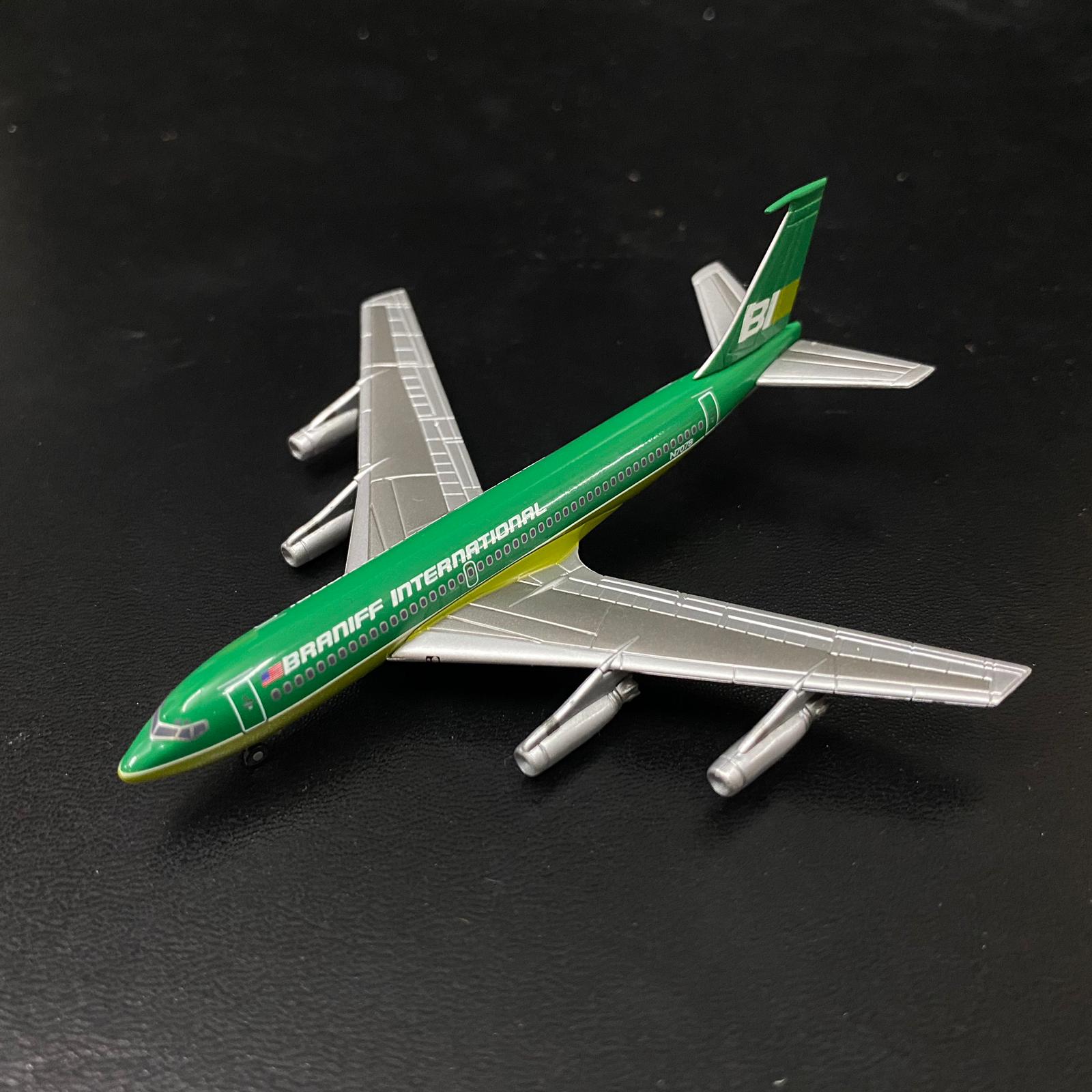 1/400 BRANIFF INTERNATIONAL B720 (Green)